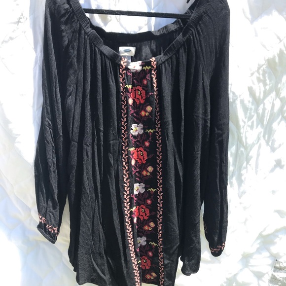 Old Navy off the shoulder black long top - Picture 2 of 3